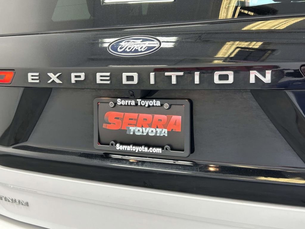 Used 2025 Ford Expedition Platinum AWD/4WD image 11
