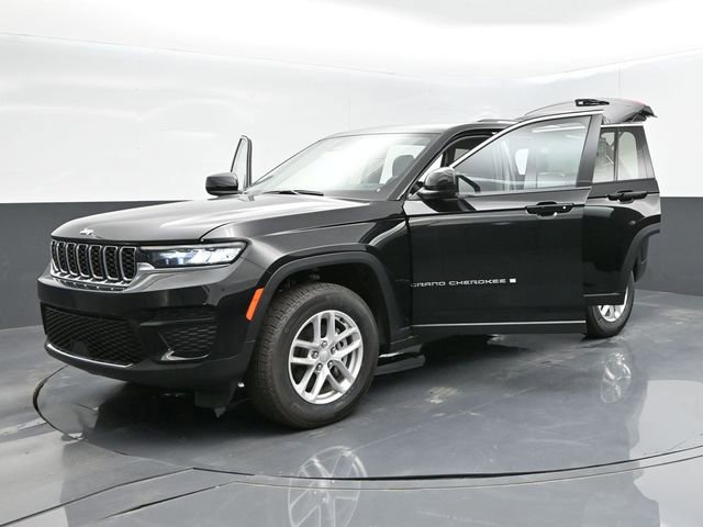 Used 2024 Jeep Grand Cherokee Laredo X image 57