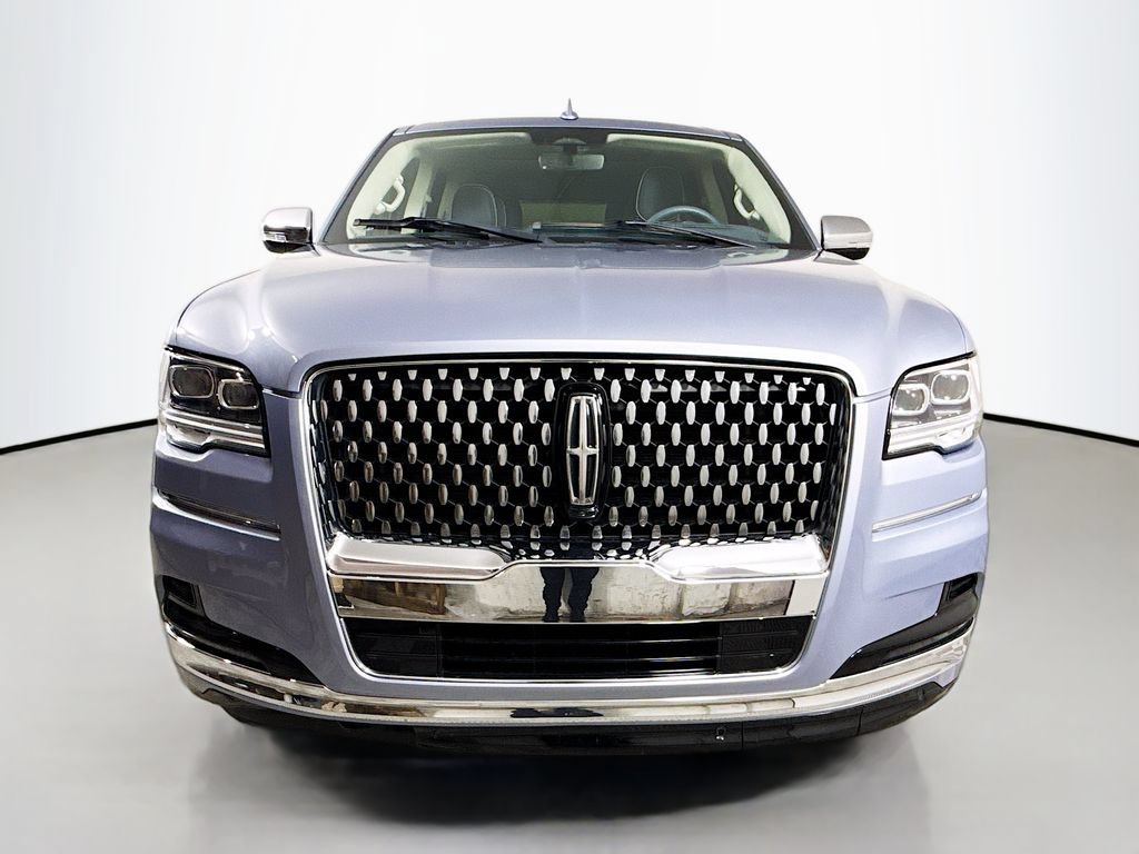 Used 2023 Lincoln Navigator L Black Label AWD/4WD image 2