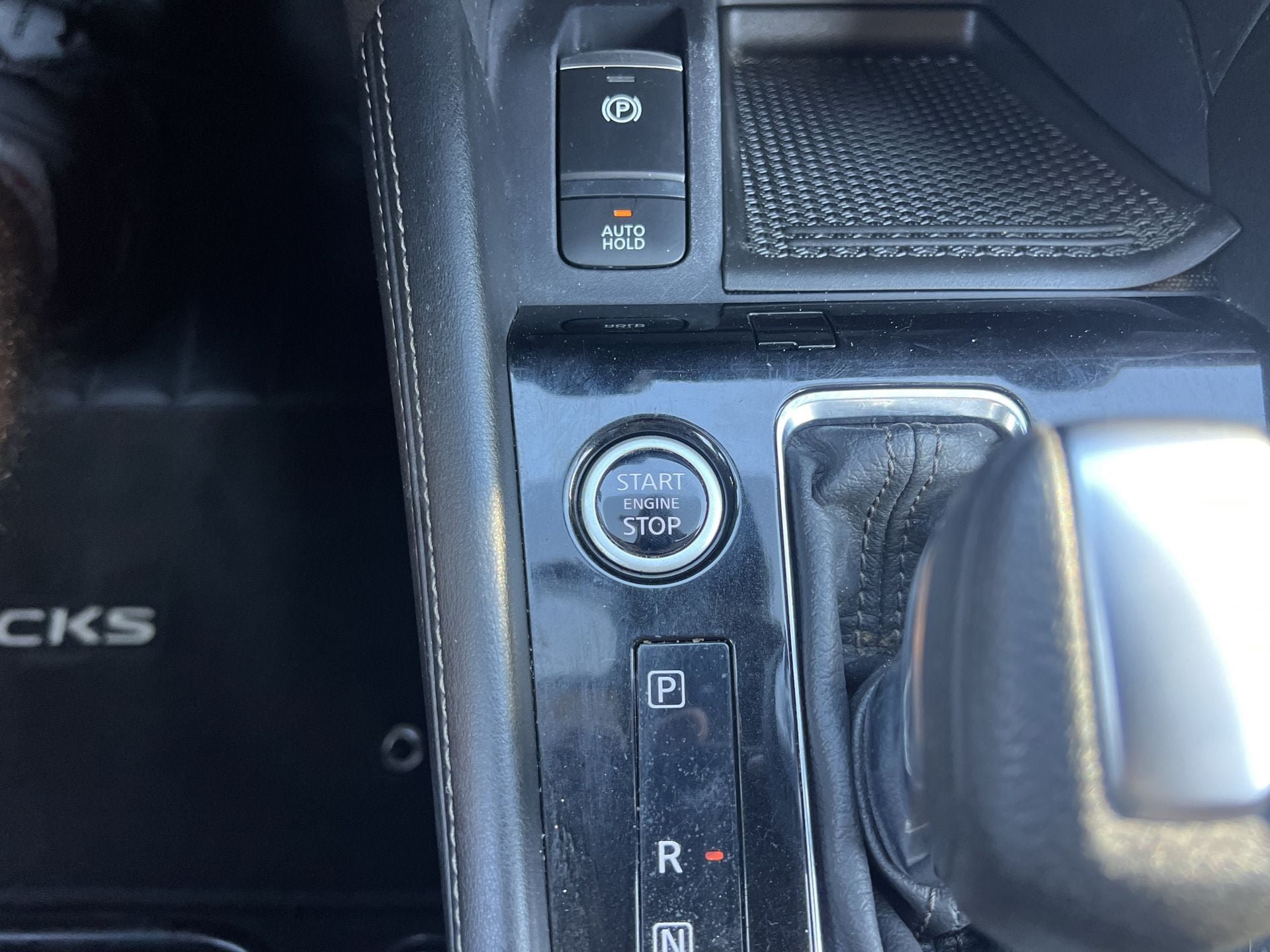 Used 2024 Nissan Kicks SR FWD image 6