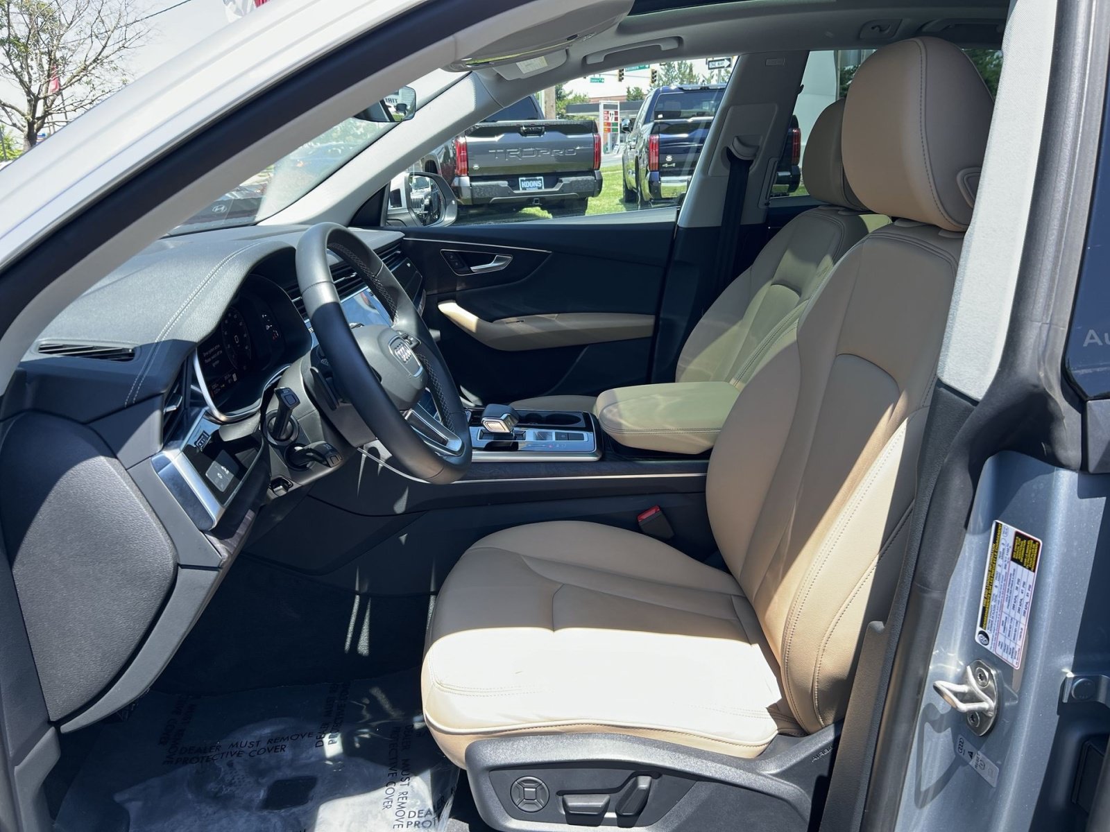 Used 2025 Audi Q8 Premium AWD/4WD image 13