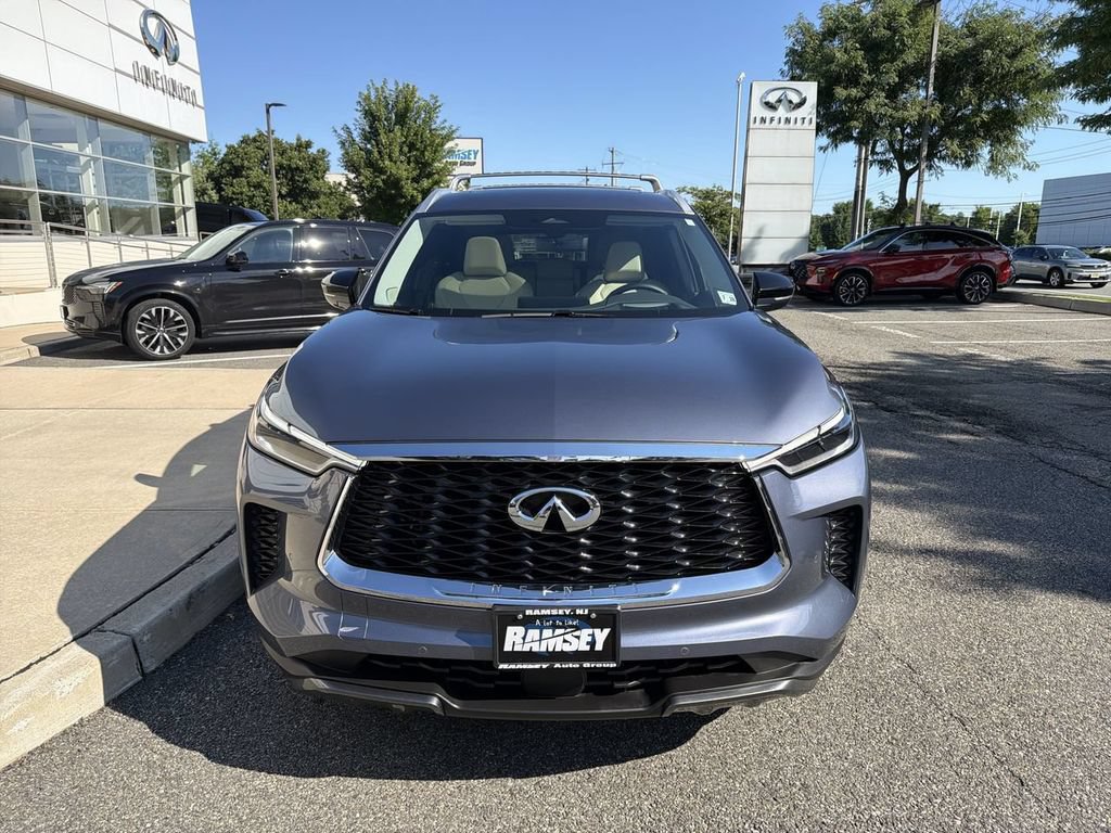 Certified 2023 INFINITI QX60 Sensory w/ Vision Package AWD/4WD image 3