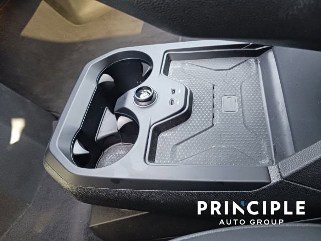 New 2023 BMW iX xDrive50 w/ Premium Package image 24