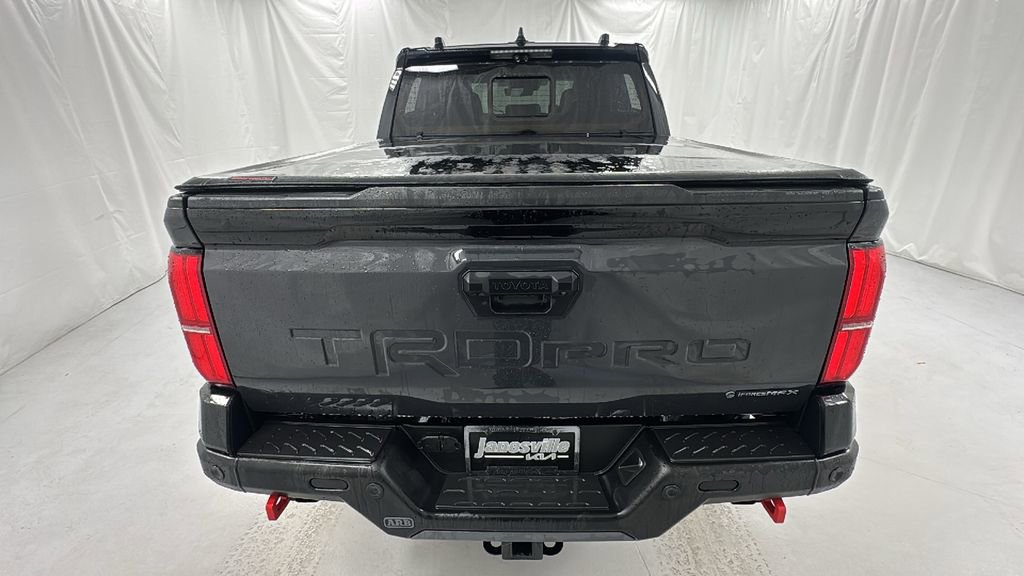 Used 2025 Toyota Tacoma TRD Sport image 4