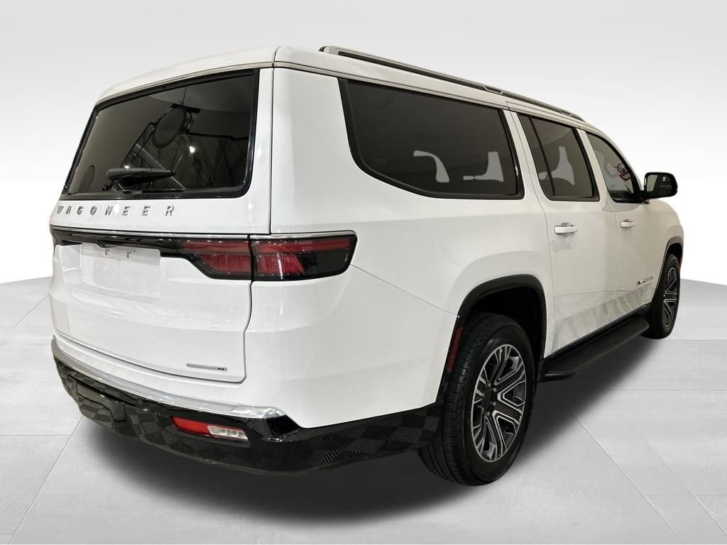 Used 2024 Jeep Wagoneer L Series II w/ Flexible Seating Group image 5
