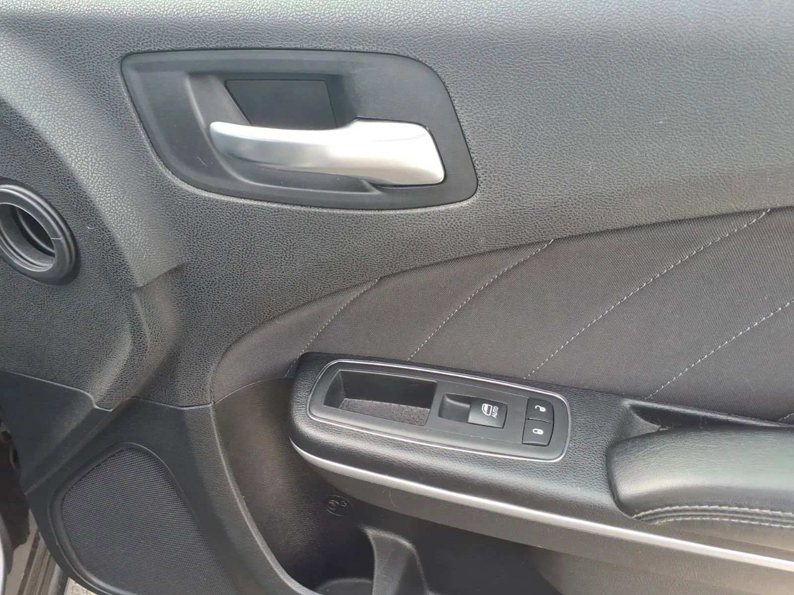 Used 2019 Dodge Charger SXT image 12