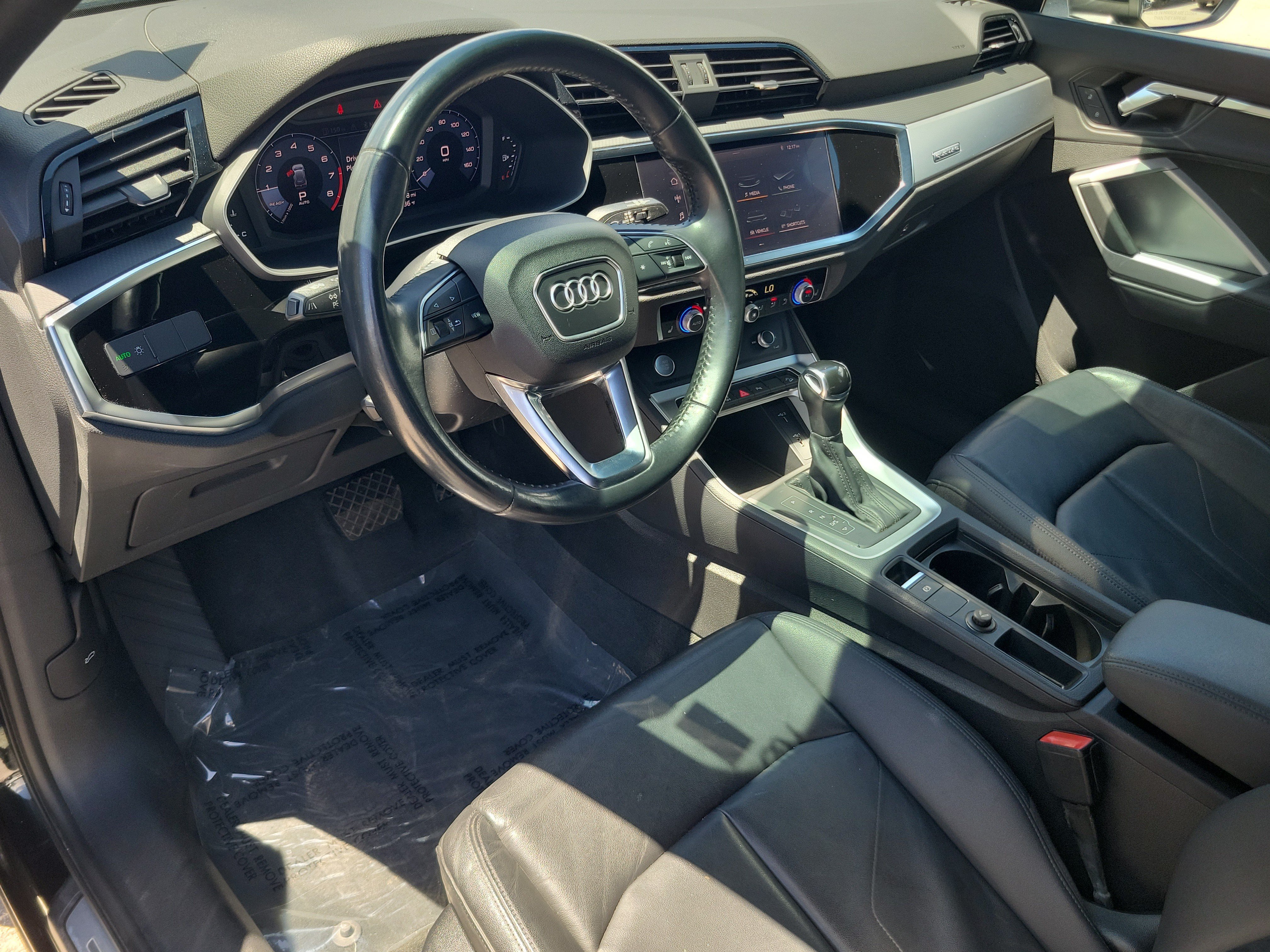 Used 2020 Audi Q3 2.0T Premium w/ Convenience Package AWD/4WD image 9