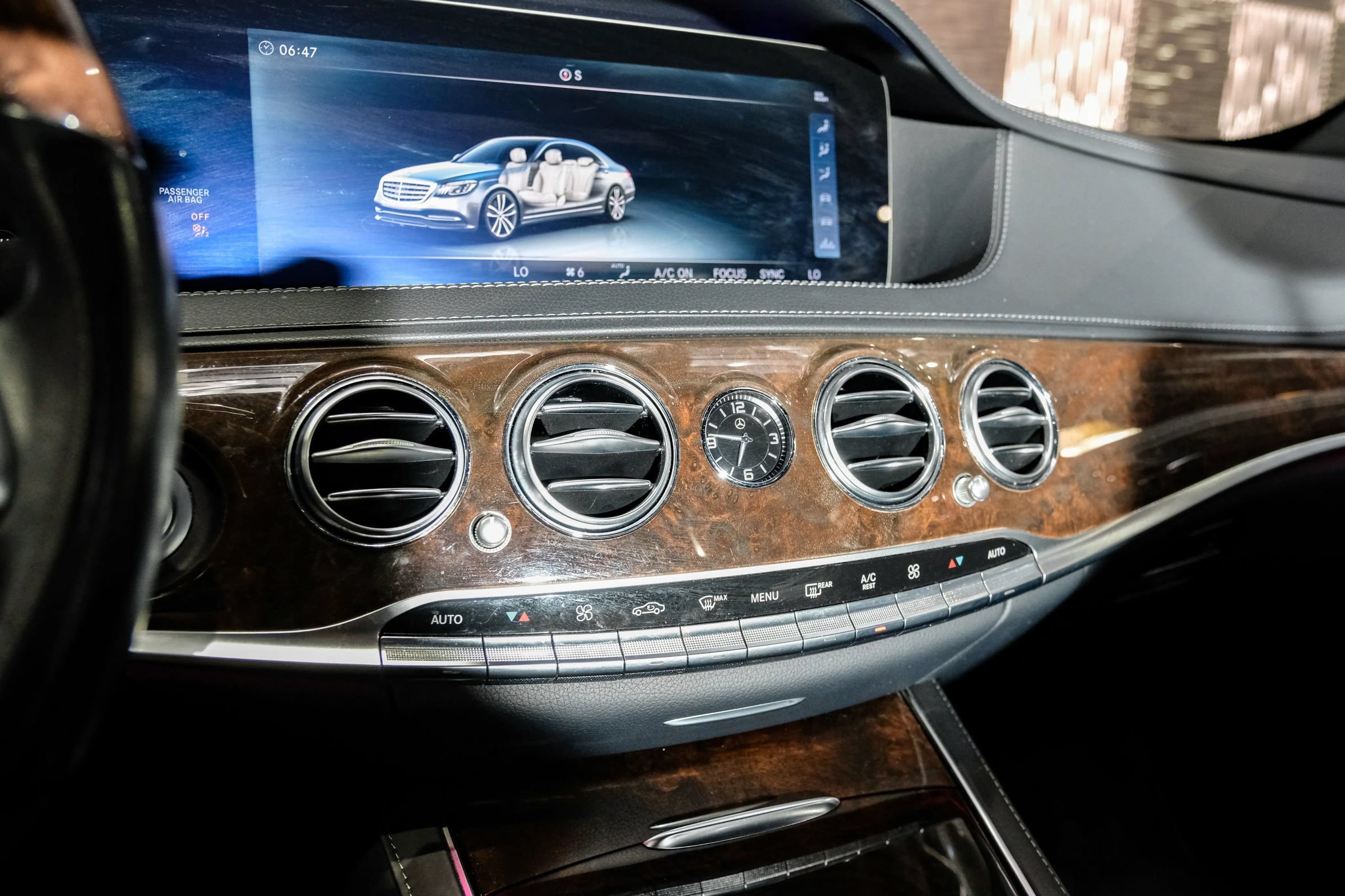 Used 2018 Mercedes-Benz S 560 4MATIC Sedan image 22