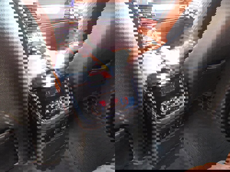 Used 2018 Lincoln Navigator L Reserve w/ Technology Package AWD/4WD image 28