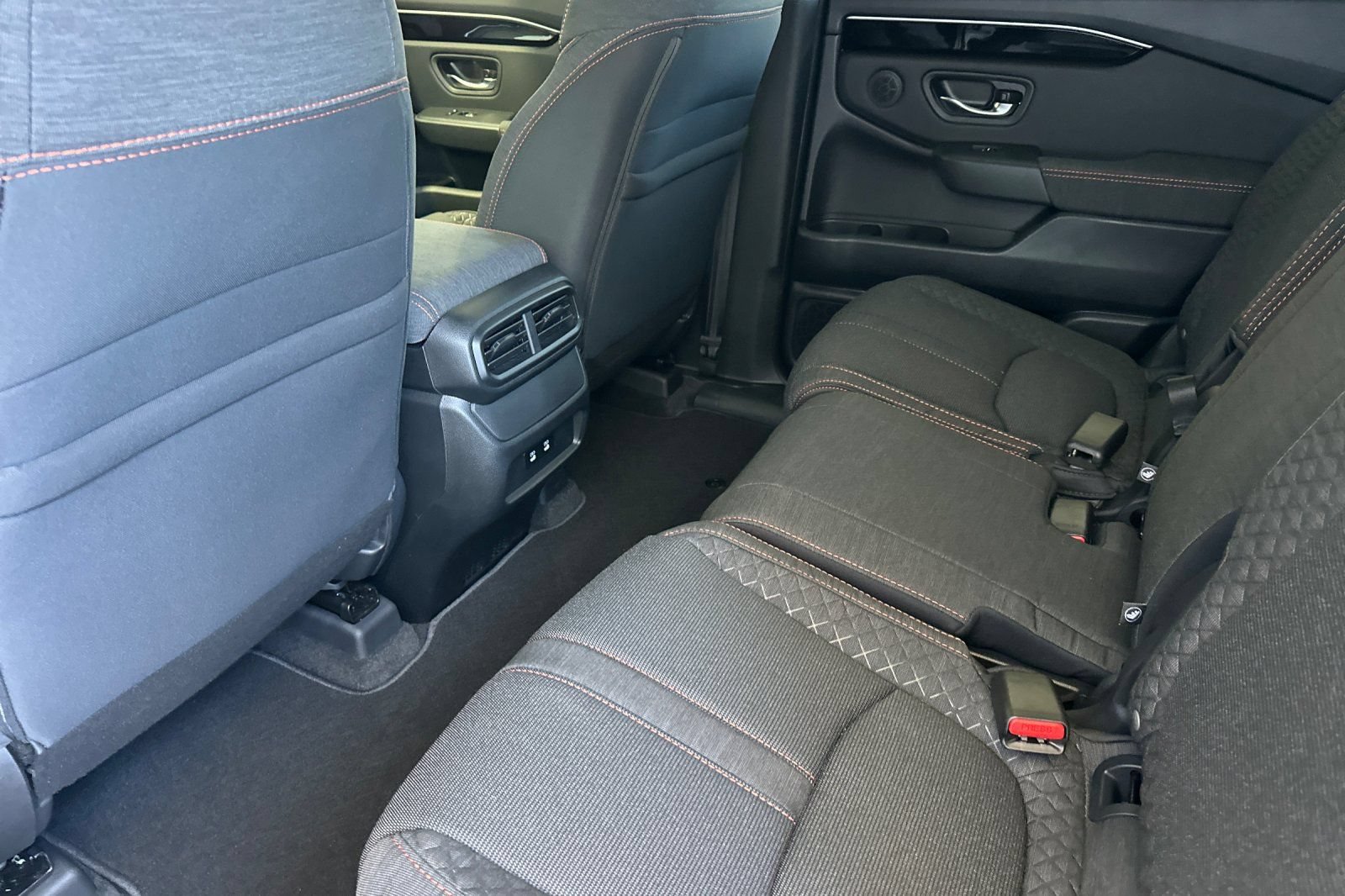 New 2026 Honda Pilot Sport image 13
