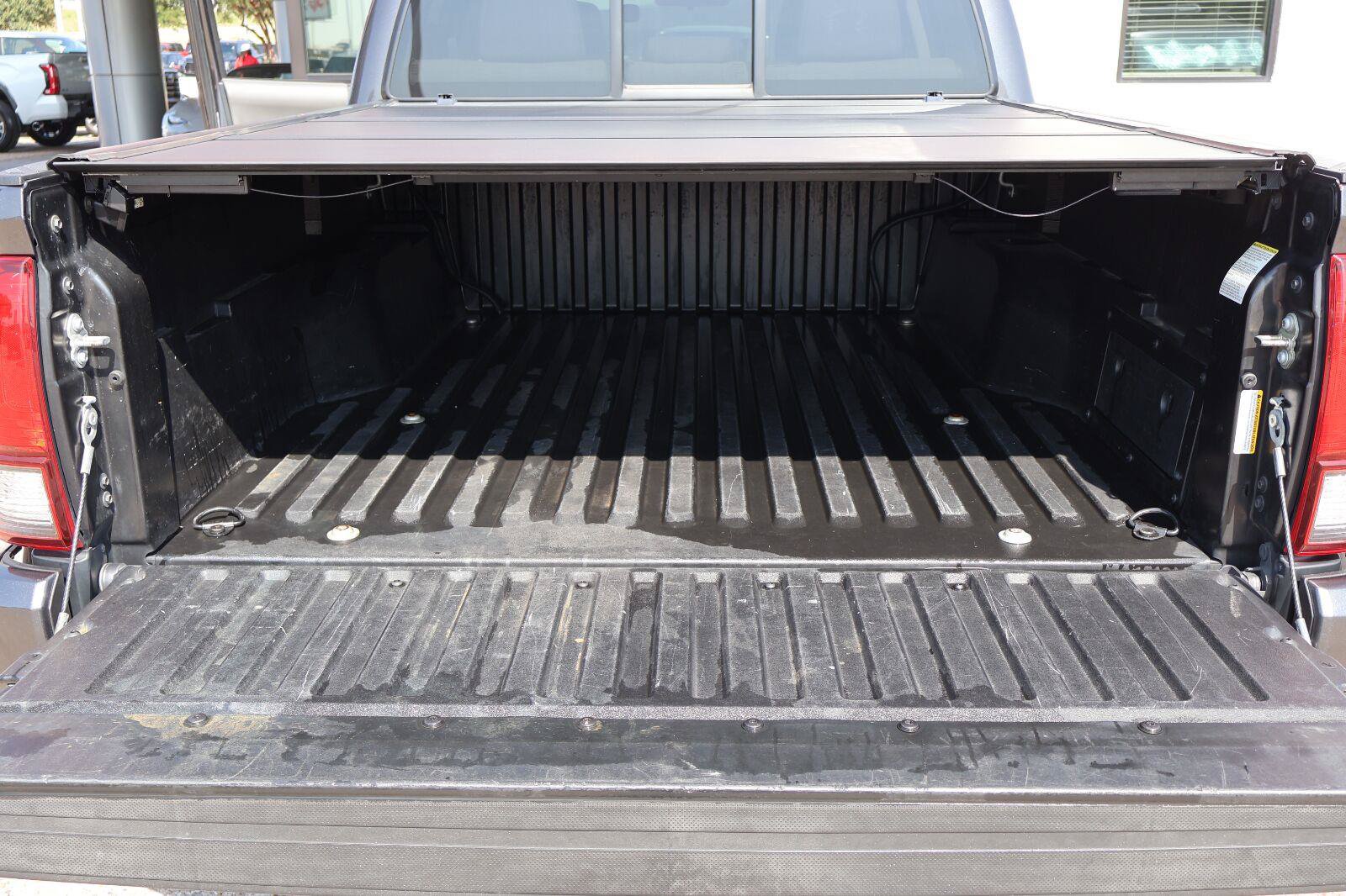 Used 2019 Toyota Tacoma SR w/ SR Convenience Package RWD image 15