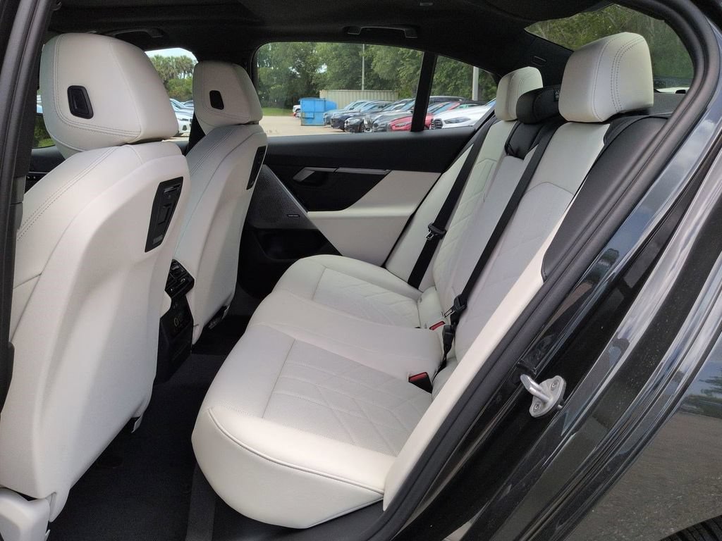 New 2027 BMW 530i RWD image 14