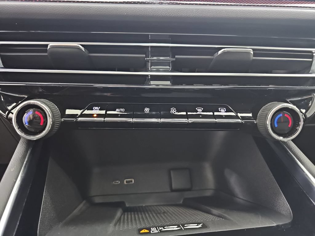 Certified 2024 Chevrolet Traverse RS w/ LPO, Floor Liner Package AWD/4WD image 29