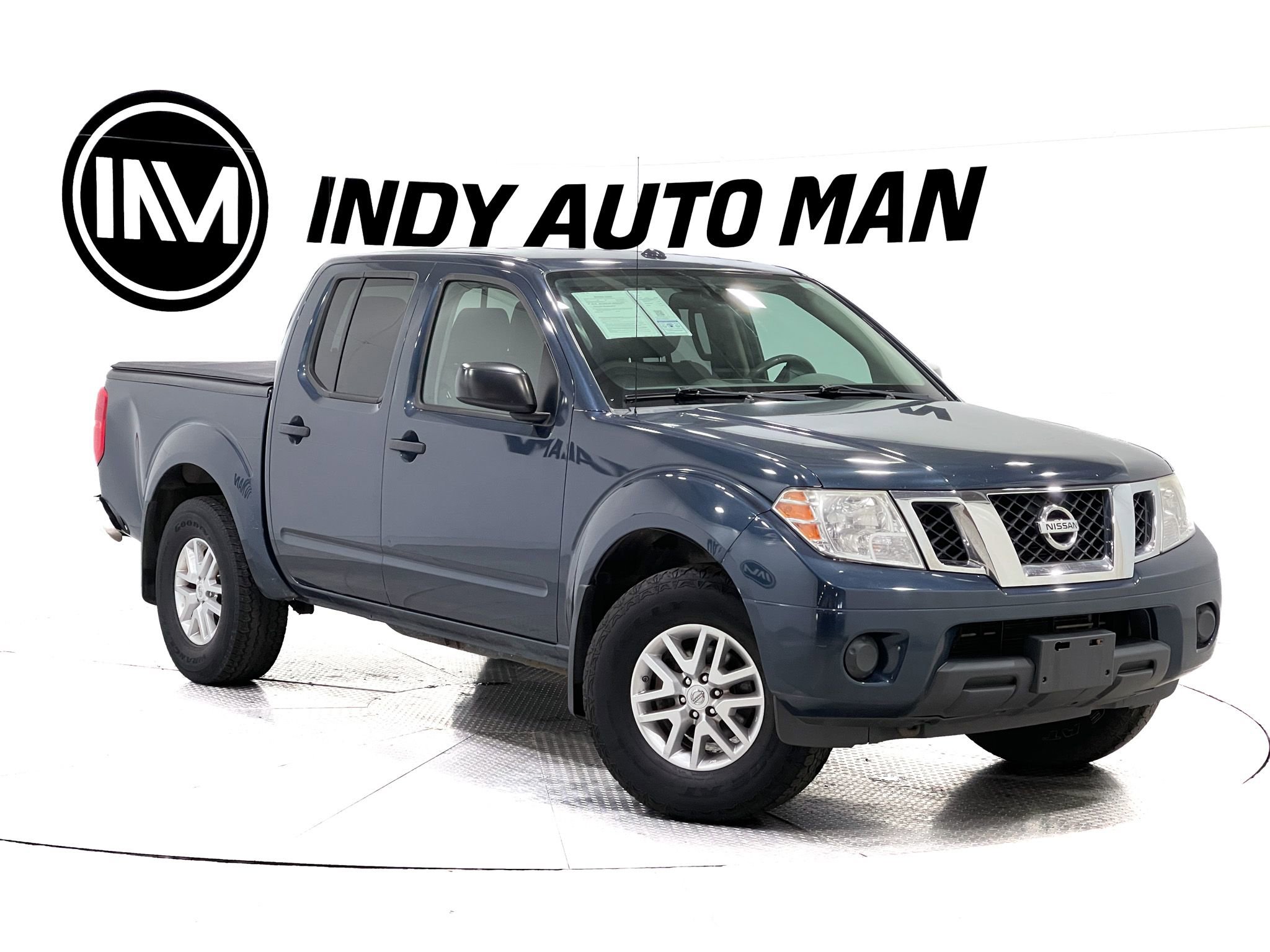 Used 2017 Nissan Frontier SV image 2