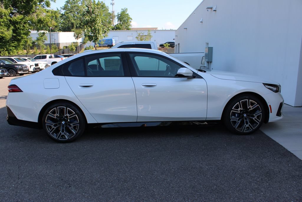 New 2027 BMW i5 xDrive40 w/ M Sport Package AWD/4WD image 30
