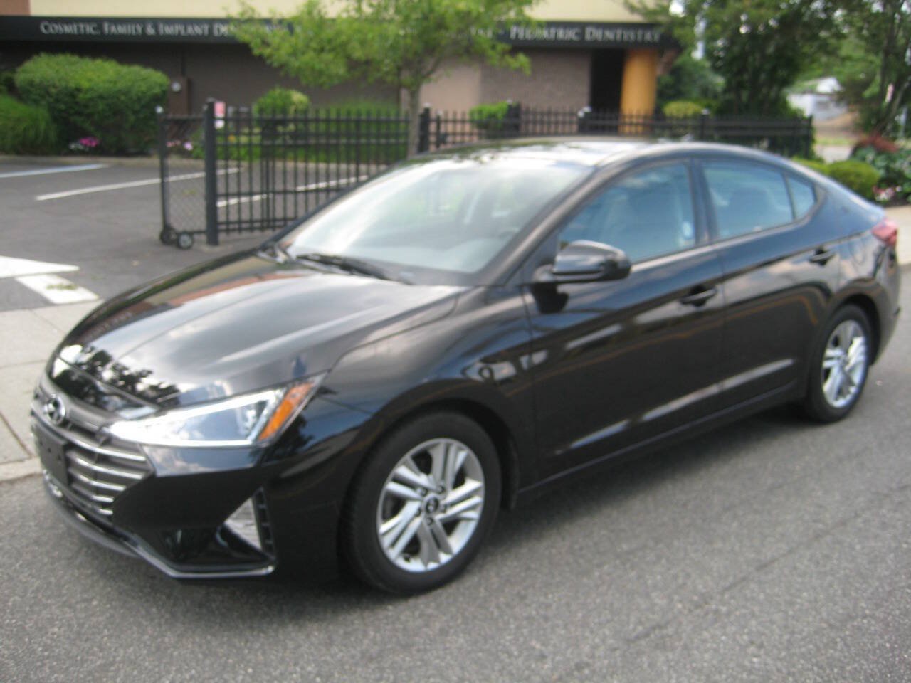 Used 2020 Hyundai Elantra SEL FWD image 2