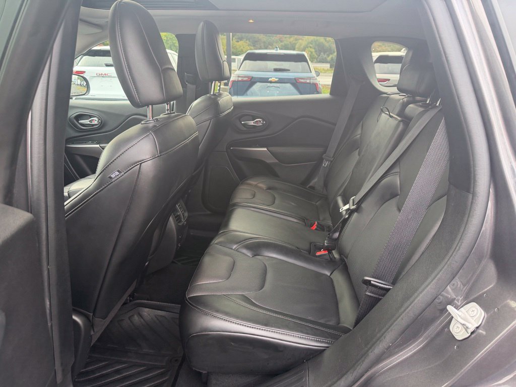Used 2022 Jeep Cherokee Limited AWD/4WD image 33