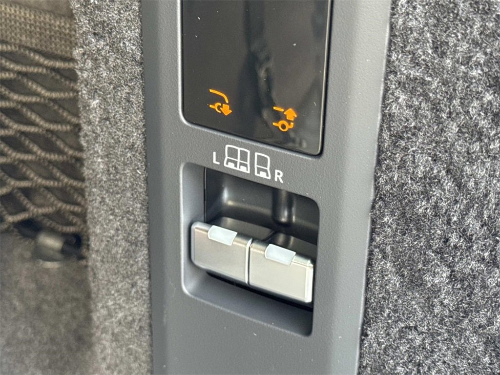 New 2026 Land Rover Range Rover Sport SE image 7