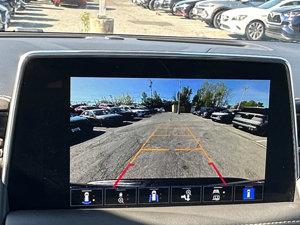 Used 2023 GMC Yukon SLT w/ SLT Luxury Package image 20