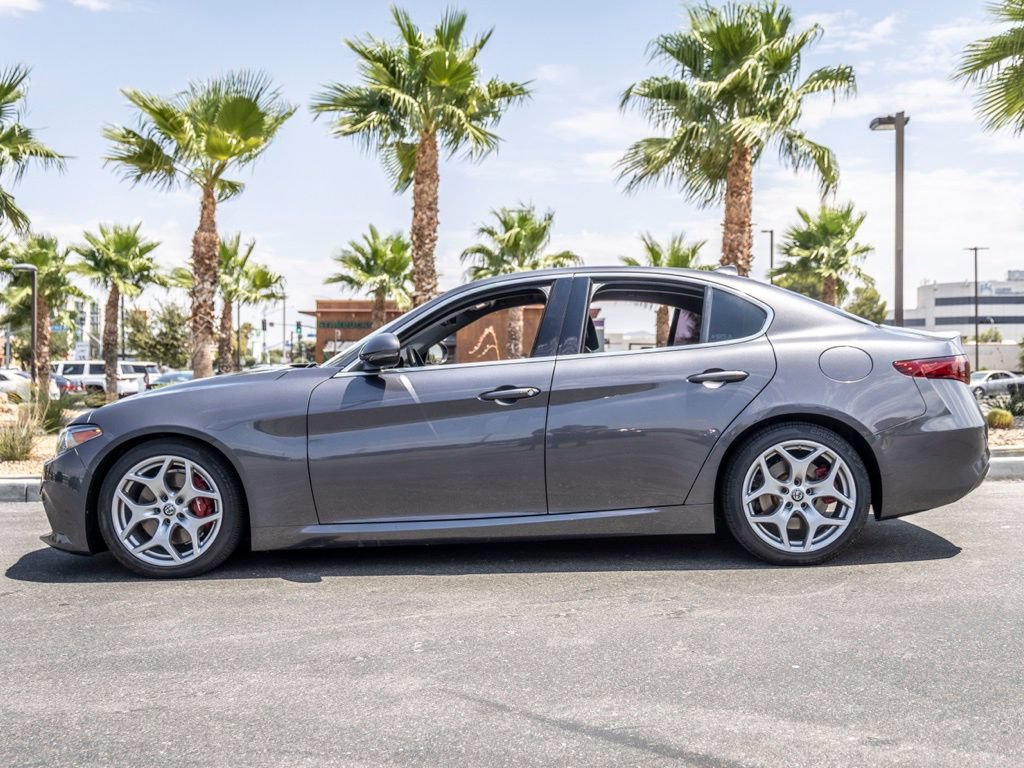 Used 2018 Alfa Romeo Giulia Ti w/ TI Leather Package RWD image 4