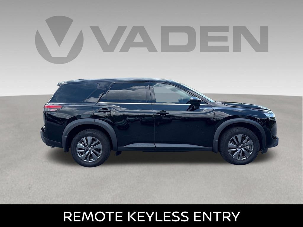 Used 2024 Nissan Pathfinder S AWD/4WD image 7