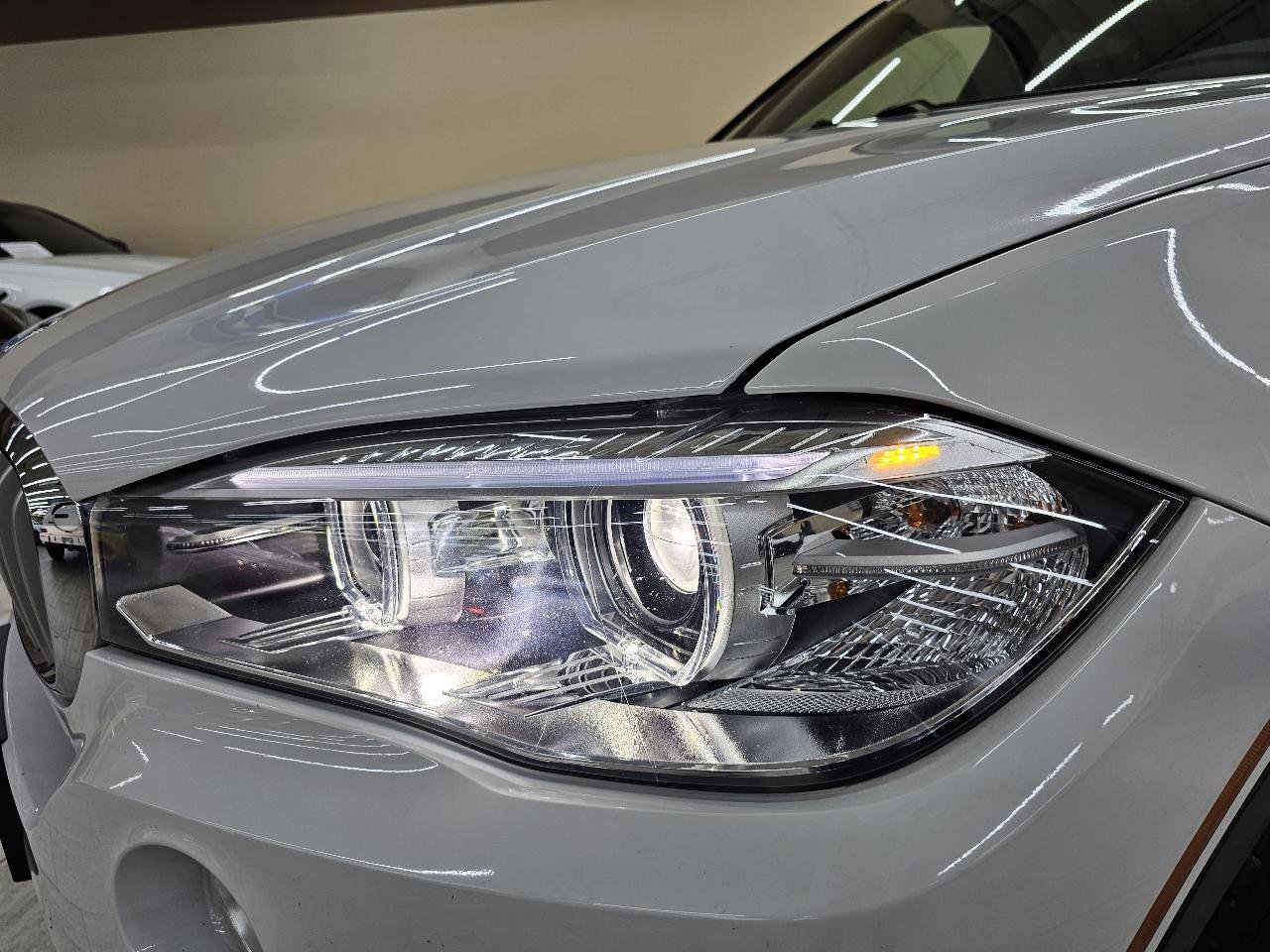 Used 2018 BMW X5 xDrive35i w/ M Sport Package AWD/4WD image 11