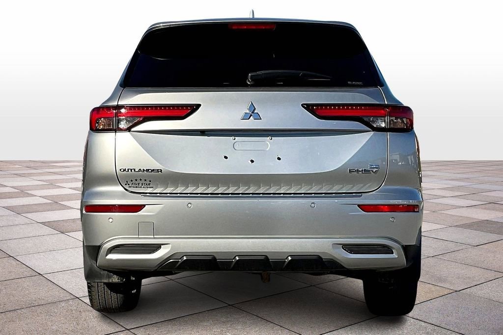 Used 2024 Mitsubishi Outlander SE image 4