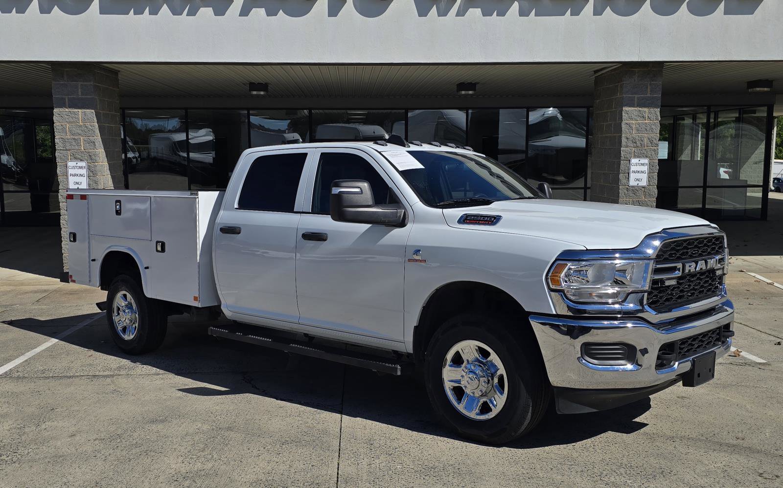 Used 2024 RAM 2500 Tradesman w/ Chrome Appearance Group image 2