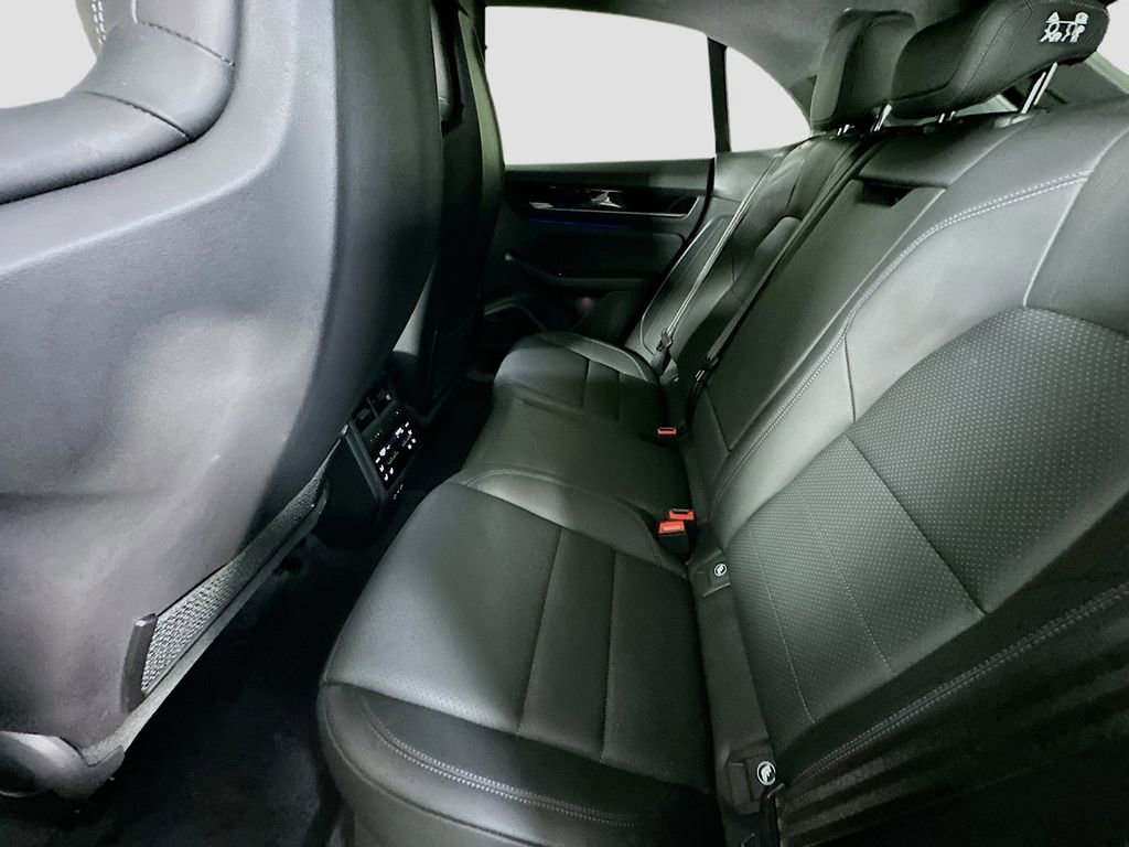 Certified 2025 Porsche Macan Electric RWD image 23