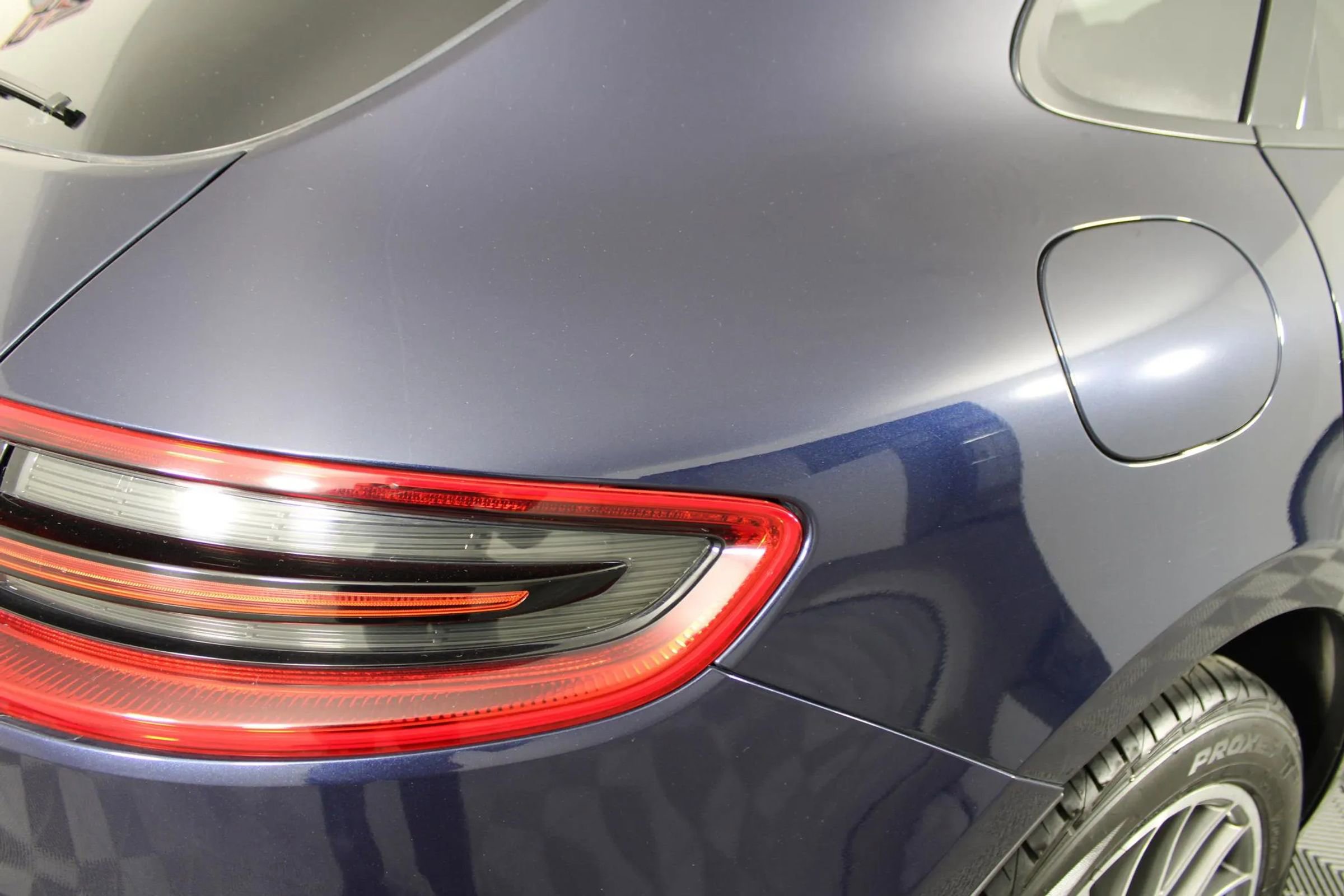 Used 2018 Porsche Macan Sport Edition image 32