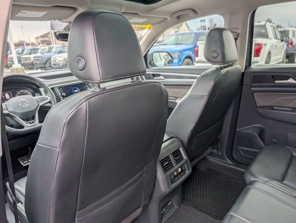 Used 2021 Volkswagen Atlas SE image 38