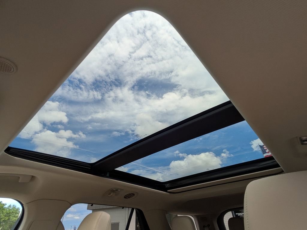 Certified 2022 Ford Explorer Platinum w/ Equipment Group 601A AWD/4WD image 20