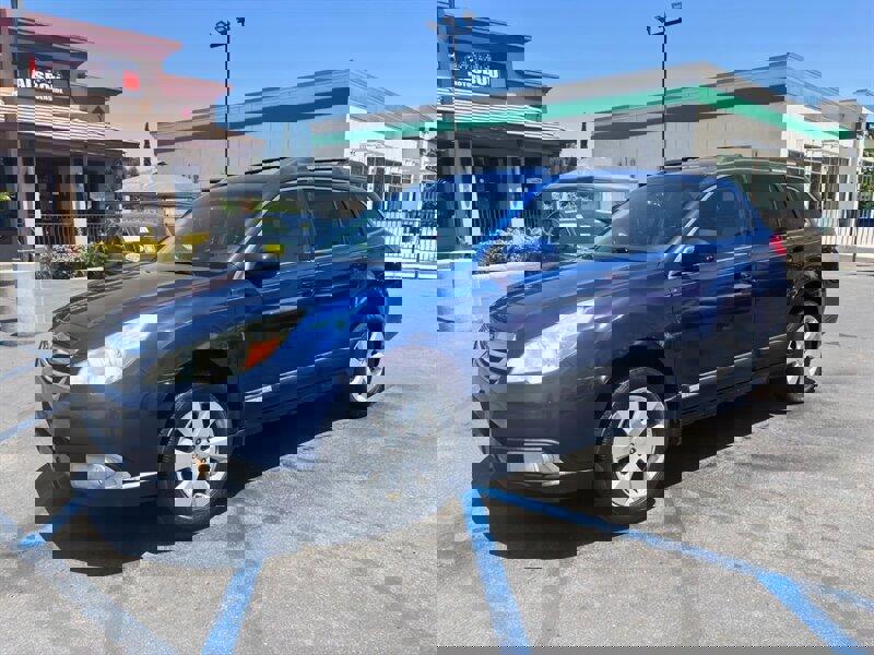 Used 2010 Subaru Outback 2.5i Premium image 3