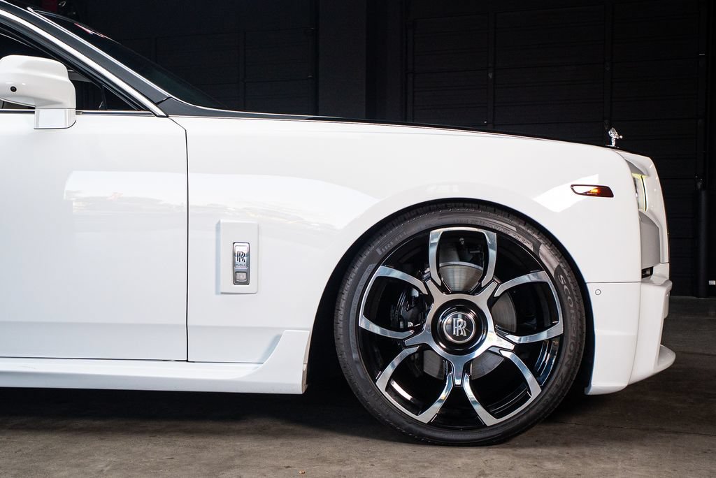 Used 2022 Rolls-Royce Phantom Sedan w/ The Phantom Package RWD image 14
