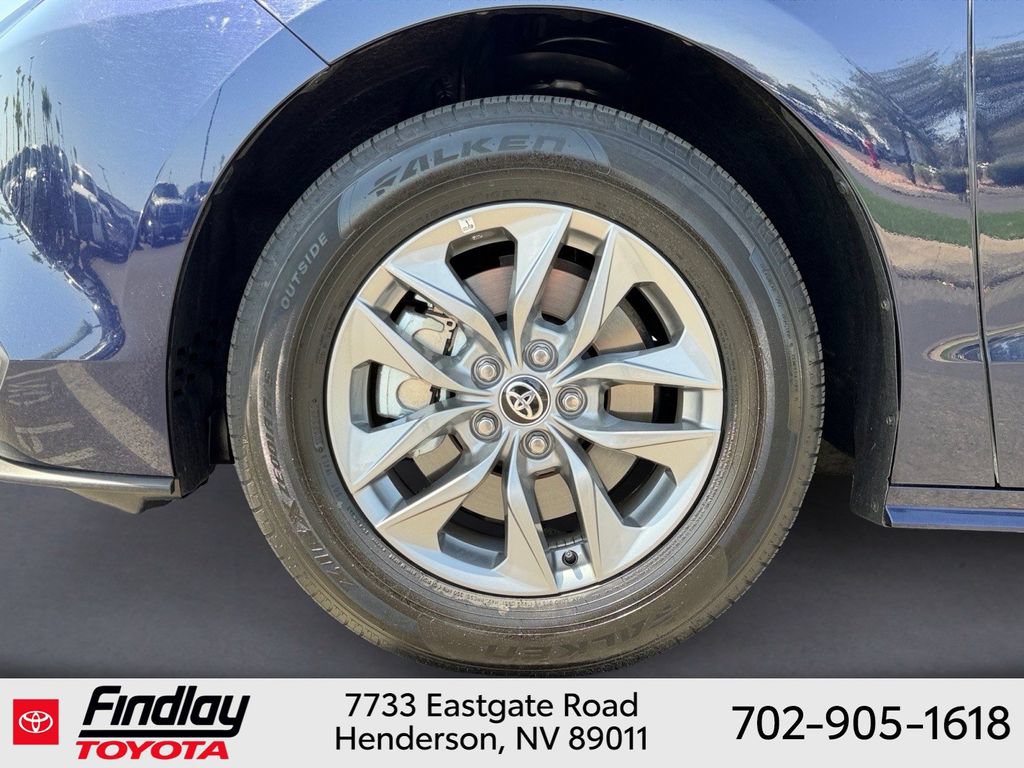 Certified 2026 Toyota Sienna XLE FWD image 12