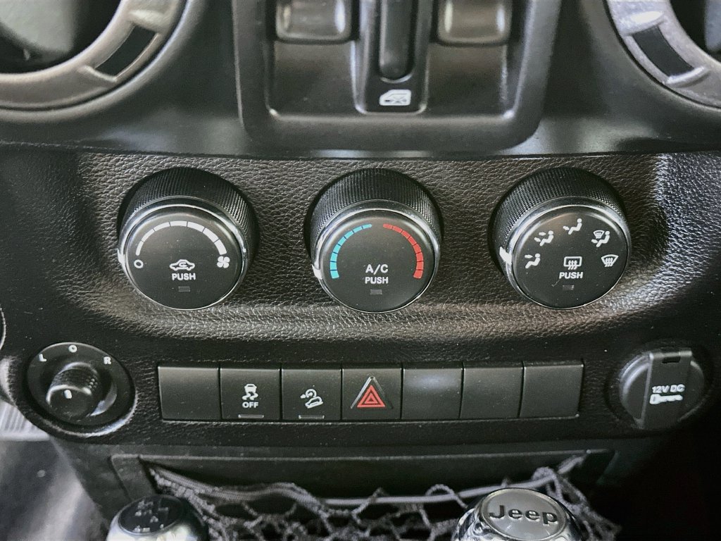 Used 2016 Jeep Wrangler Unlimited Sport w/ Quick Order Package 24S AWD/4WD image 18
