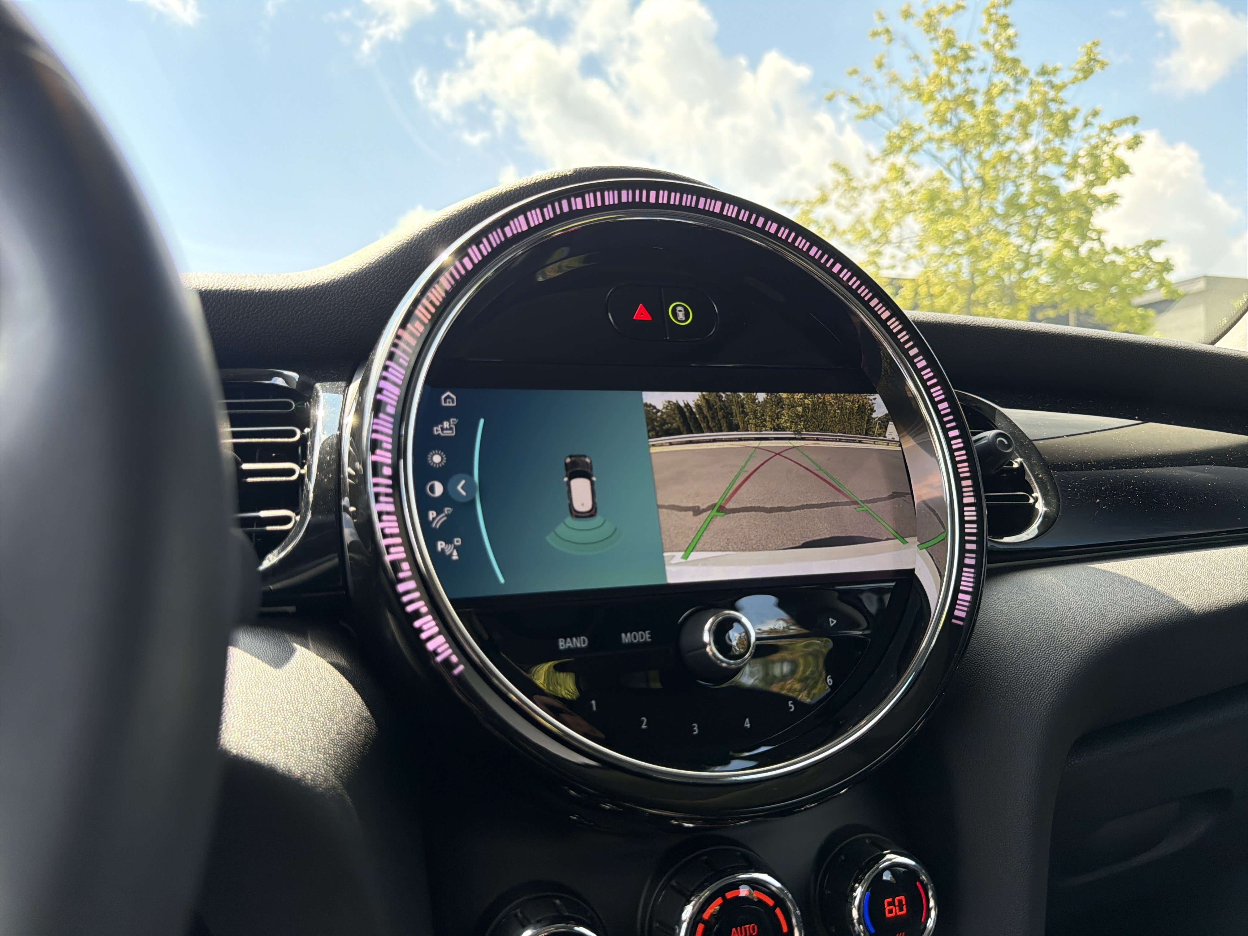 Used 2024 MINI Cooper 4-Door Hardtop FWD image 32