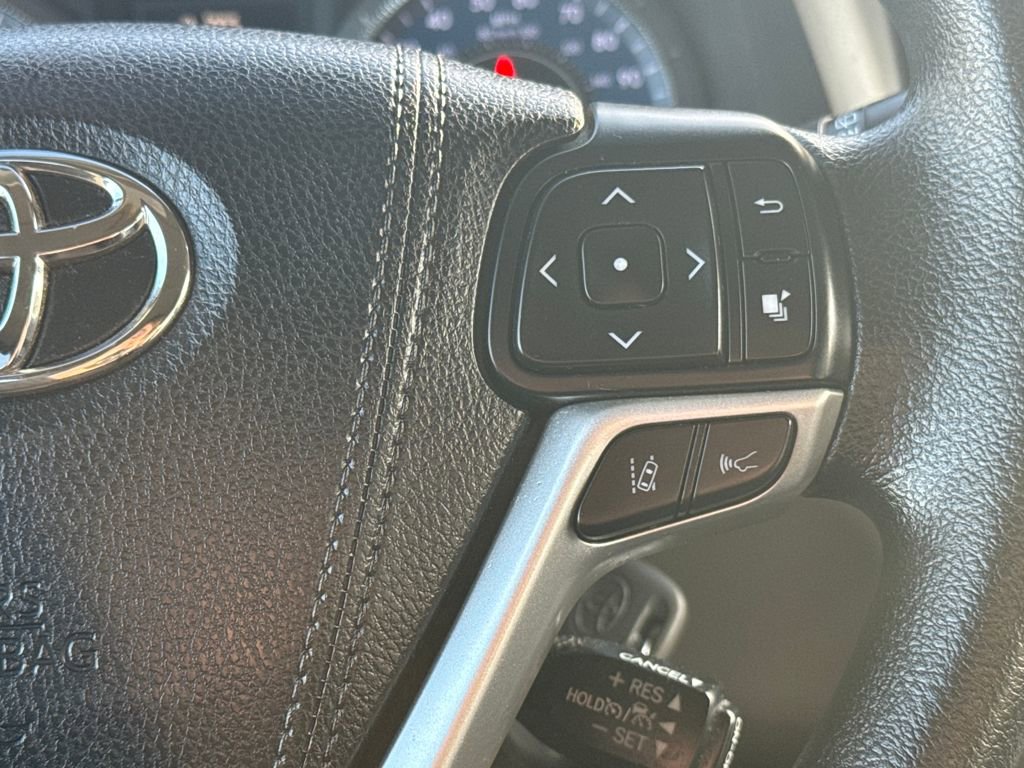 Used 2018 Toyota Sienna LE image 21