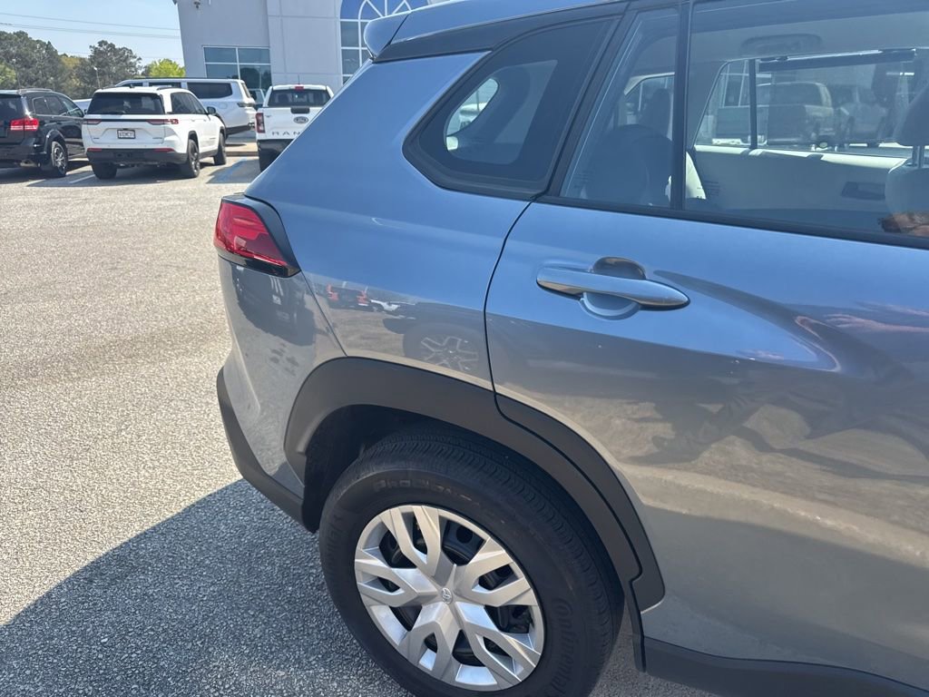 Used 2025 Toyota Corolla Cross L image 8