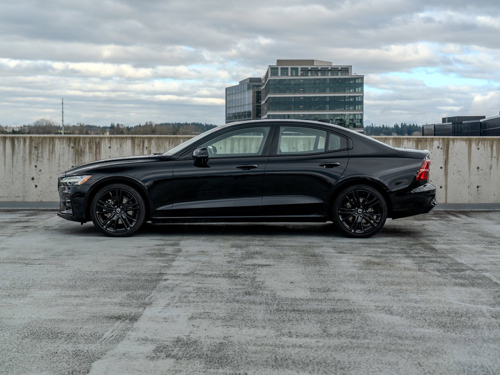 Used 2024 Volvo S60 B5 Plus w/ Climate Package image 3