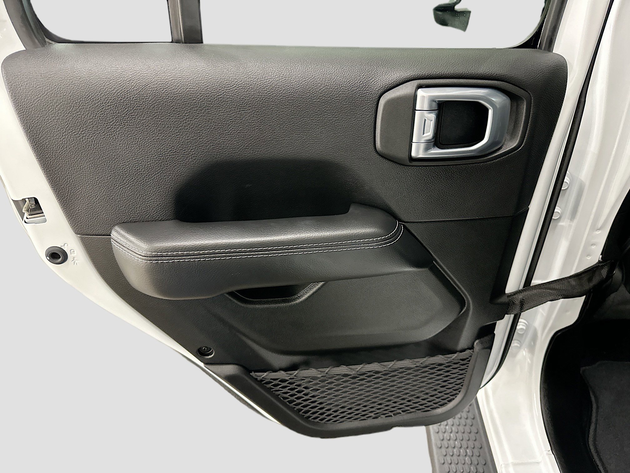 Used 2021 Jeep Wrangler Sahara w/ Cold Weather Group image 28