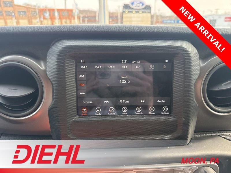 Used 2023 Jeep Wrangler Unlimited w/ Cold Weather Group AWD/4WD image 15