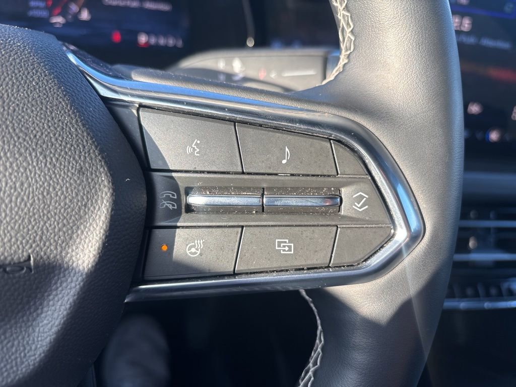 Used 2025 Chevrolet Traverse LT image 21