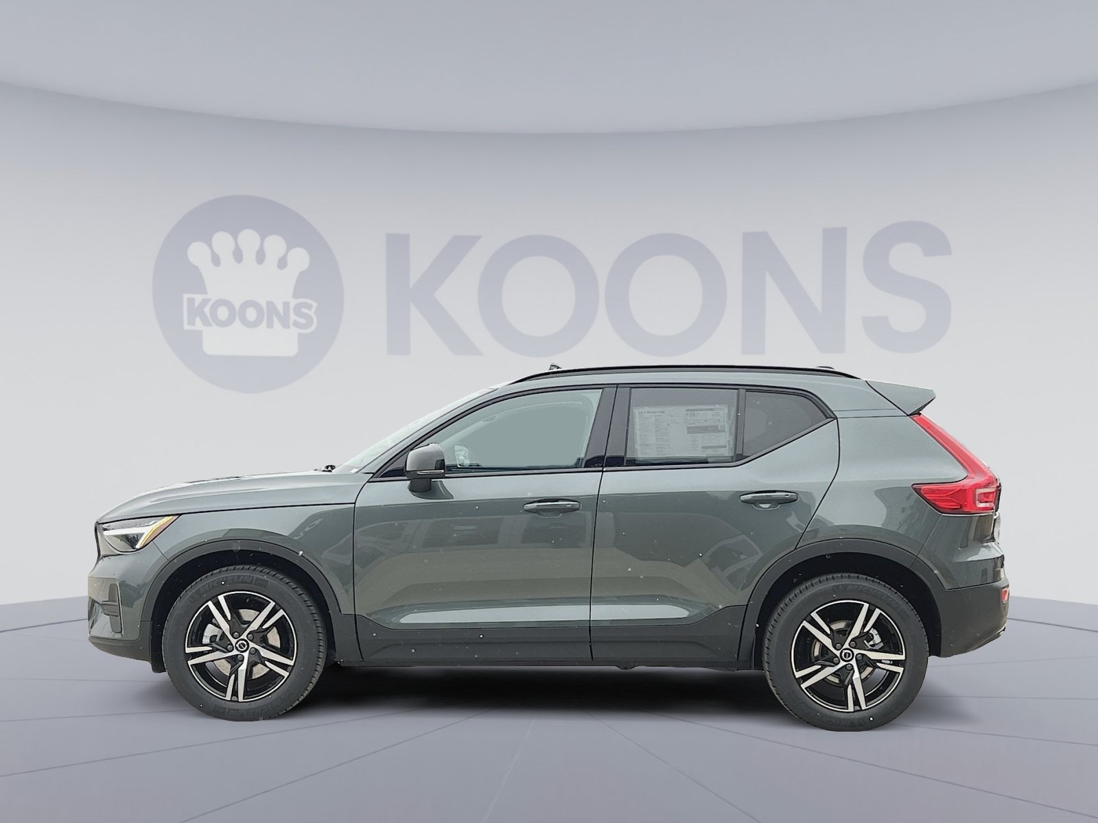 New 2026 Volvo XC40 B5 Core AWD/4WD image 2