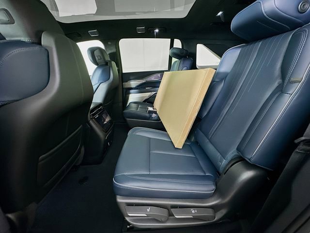 New 2025 Cadillac Escalade IQ Luxury 2 image 15