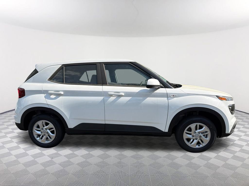New 2026 Hyundai Venue SE image 4