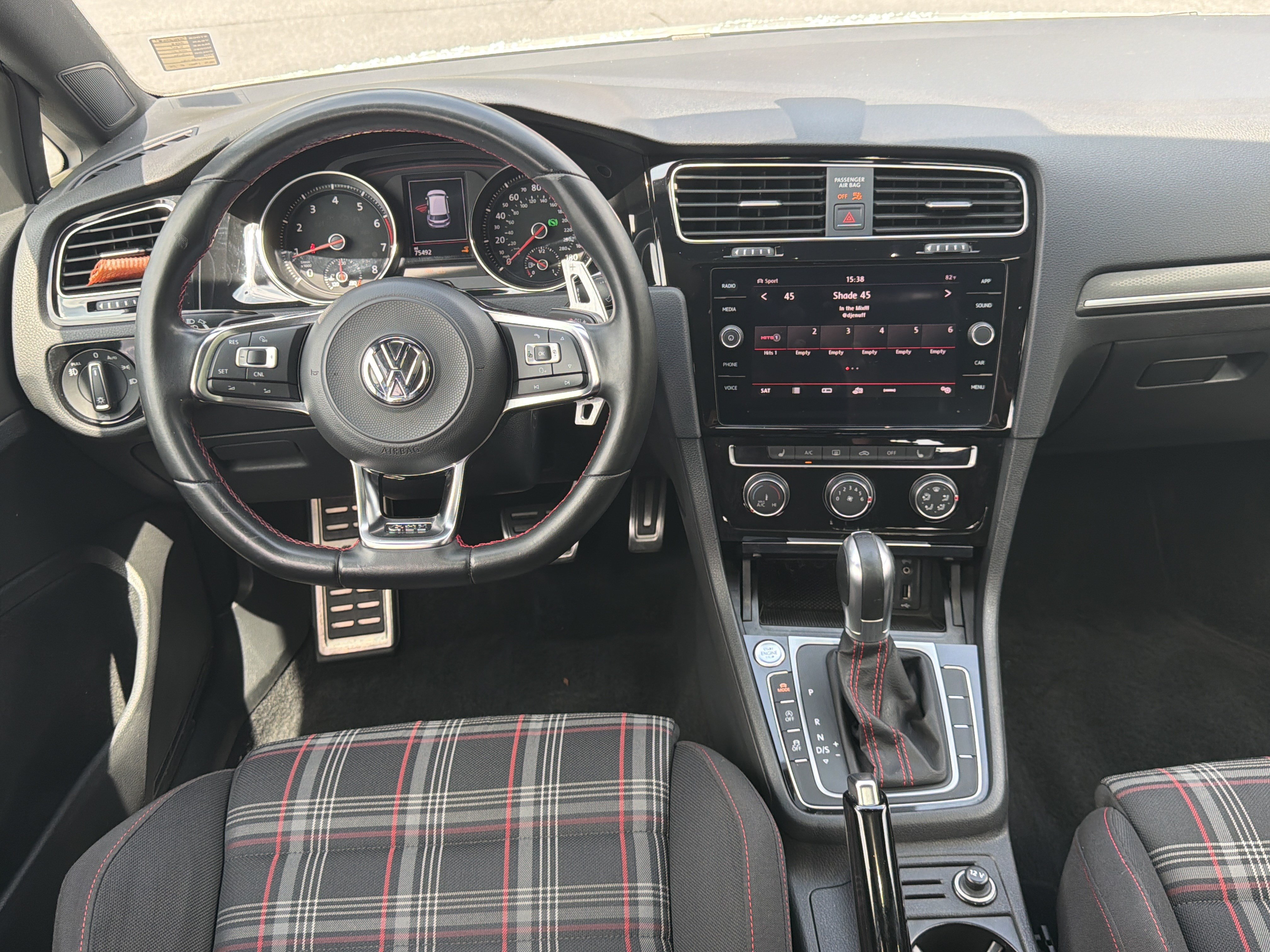 Used 2018 Volkswagen GTI SE FWD image 27