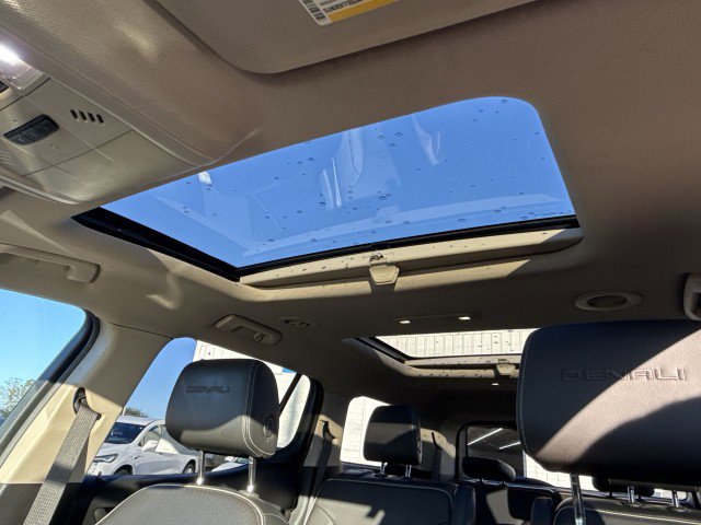 Certified 2018 GMC Acadia Denali w/ Technology Package image 16