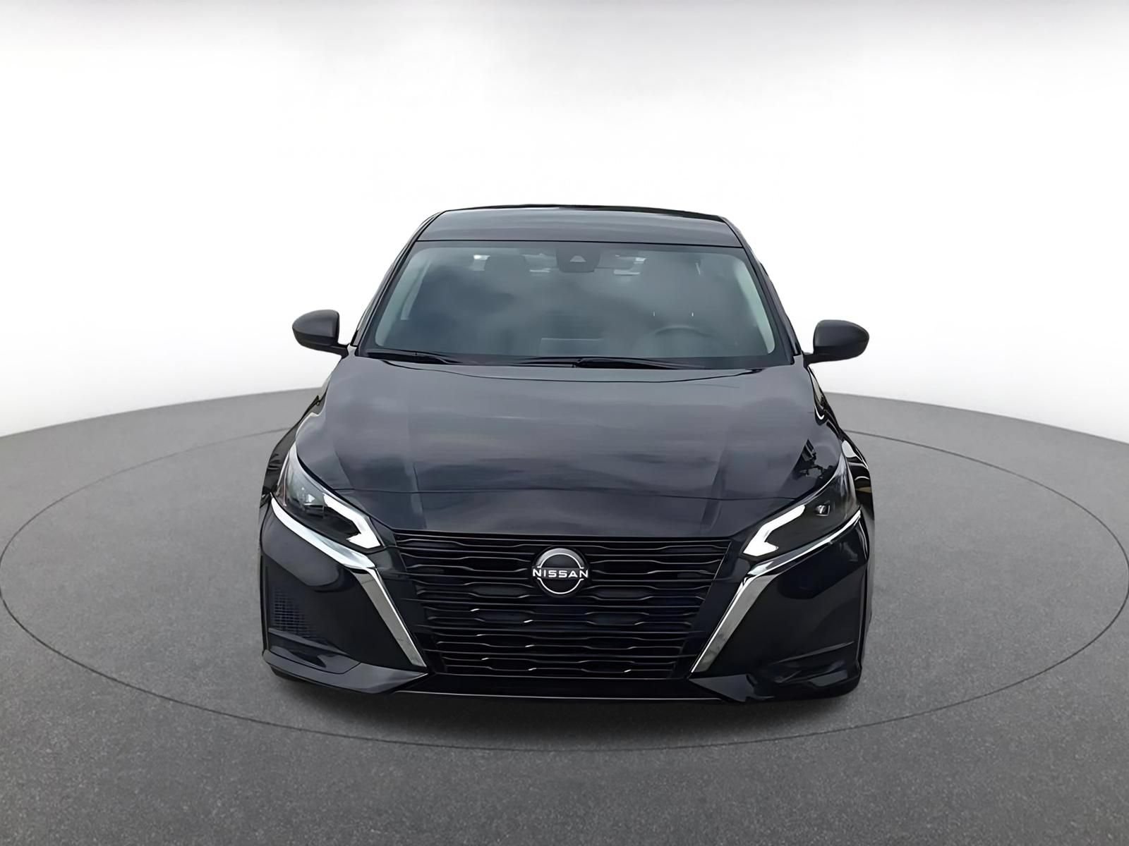 Used 2025 Nissan Altima 2.5 SV FWD image 4