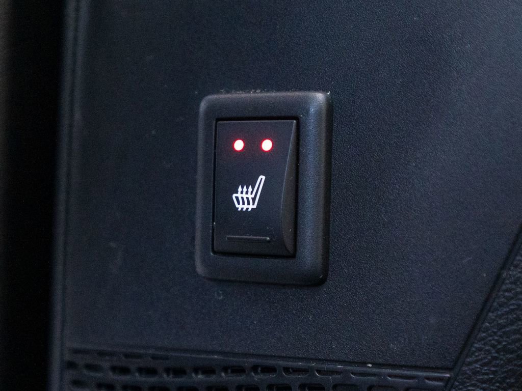 Used 2020 Chrysler Pacifica Limited w/ Tire & Wheel Group image 36